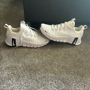 Nike Metcon White and Black Sport Sneakers